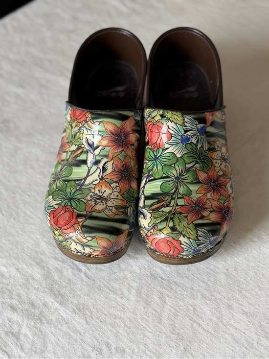 Dansko Shoes - Dansko Spring Time Floral Patent Multi Colour Clogs Size 40 (US 9)